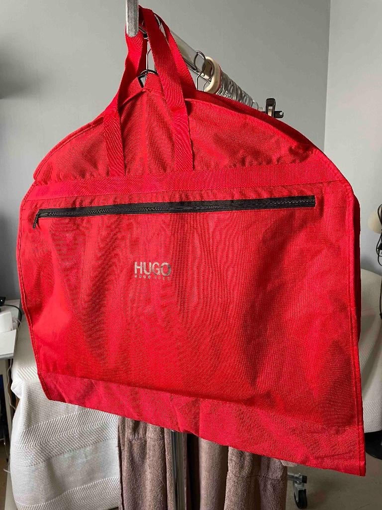 Kledinghoes kledinghanger Hugo Boss, Kleding | Dames, Kledinghangers, Ophalen of Verzenden, Zo goed als nieuw, Overige materialen