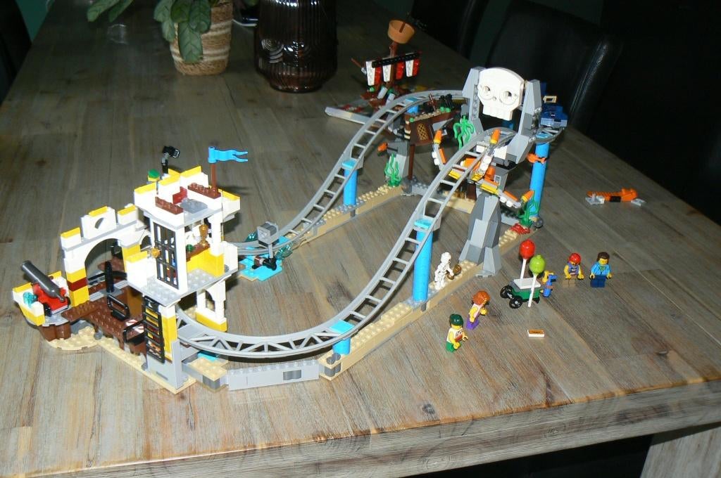 Te koop: Lego Creator Piraten Achtbaan 31084 met boek, Ophalen of Verzenden, Gebruikt, Lego