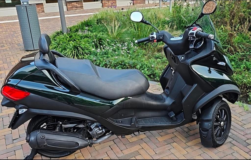 Piaggio MP3 300 HPE Sport - Groen - Zo goed als nieuw, Fietsen en Brommers, Ophalen of Verzenden, Zo goed als nieuw, Overige typen