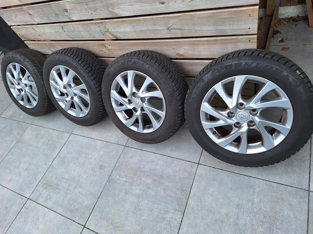 Winterwielen Toyota Avensis/Auris 205/60 R16, Ophalen, Gebruikt, 16 inch, Banden en Velgen
