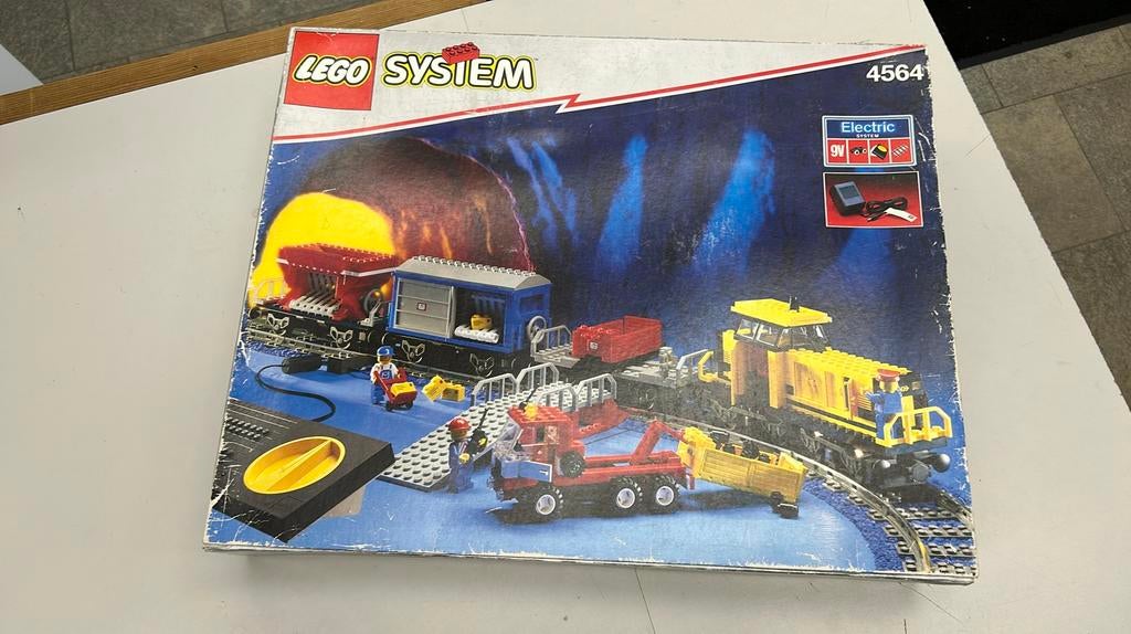 SB2819 Lego trein 4564 9v met doos + inlay + boekje., Kinderen en Baby's, Speelgoed | Duplo en Lego, Ophalen of Verzenden, Zo goed als nieuw