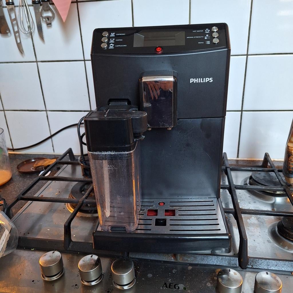 Philips koffiemachine met bonen, Witgoed en Apparatuur, Koffiezetapparaten, Afneembaar waterreservoir, Koffiemachine, Zo goed als nieuw