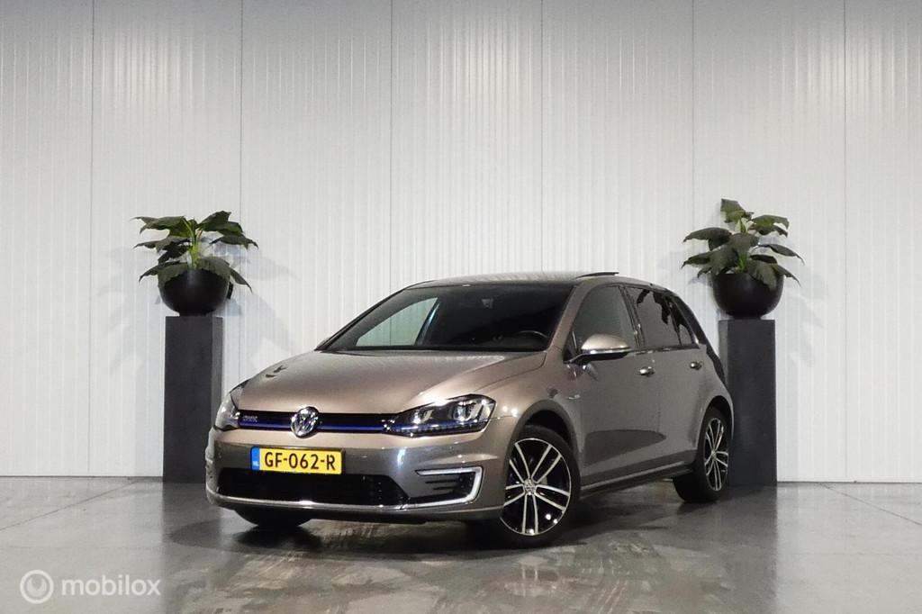 Volkswagen Golf 1.4 TSI GTE pano stoelverwarming apk, Auto's, Volkswagen, Gebruikt, Euro 6, 4 cilinders, Origineel Nederlands