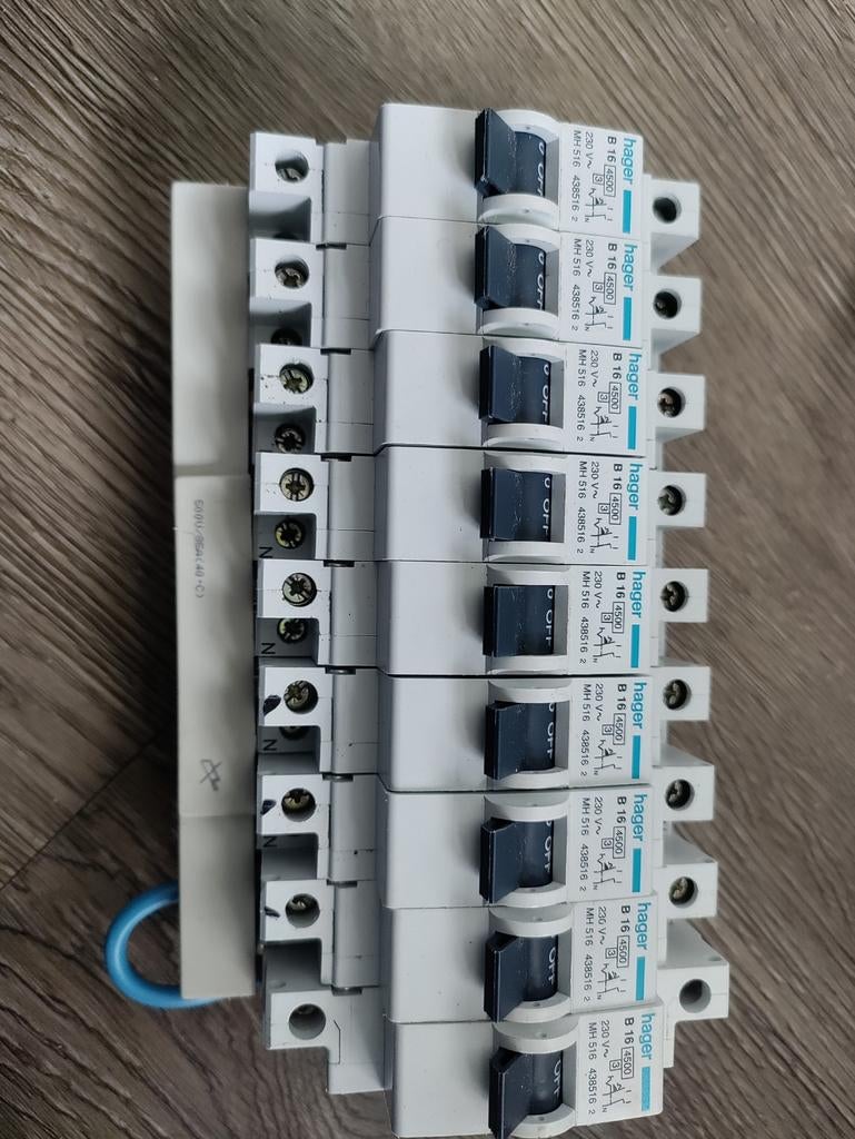 Hager automaten zekeringen b16 2polig 230v, Ophalen of Verzenden