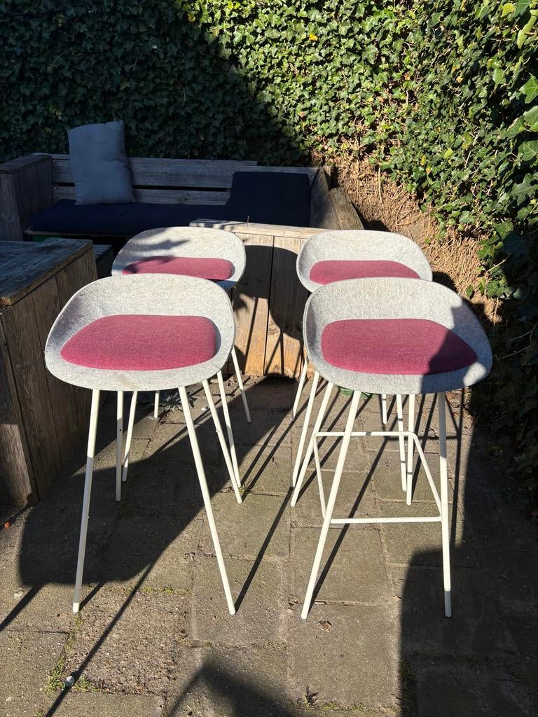 Vepa barkrukken (Felt high) set van 4, Gebruikt, Met voetsteun, Ophalen of Verzenden, 90 cm of meer