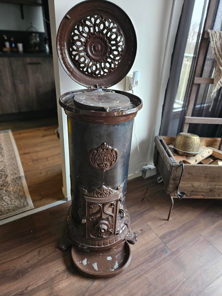 TitelAntieke Godin gietijzeren potkachel, Ophalen, Gebruikt, Houtkachel, Vrijstaand
