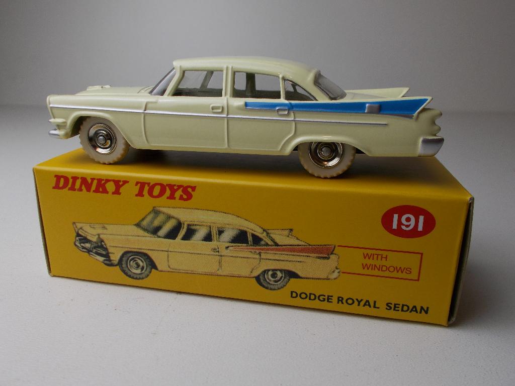 Dinky Toys 191 (ATLAS!) DODGE ROYAL SEDAN + DOOSJE.