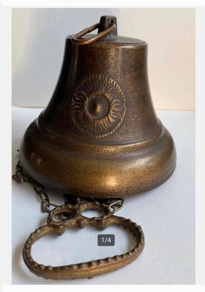 Bronzen bel, groot diam. 13 cm, hoog 9 cm, Antiek en Kunst, Antiek | Koper en Brons, Ophalen of Verzenden, Brons