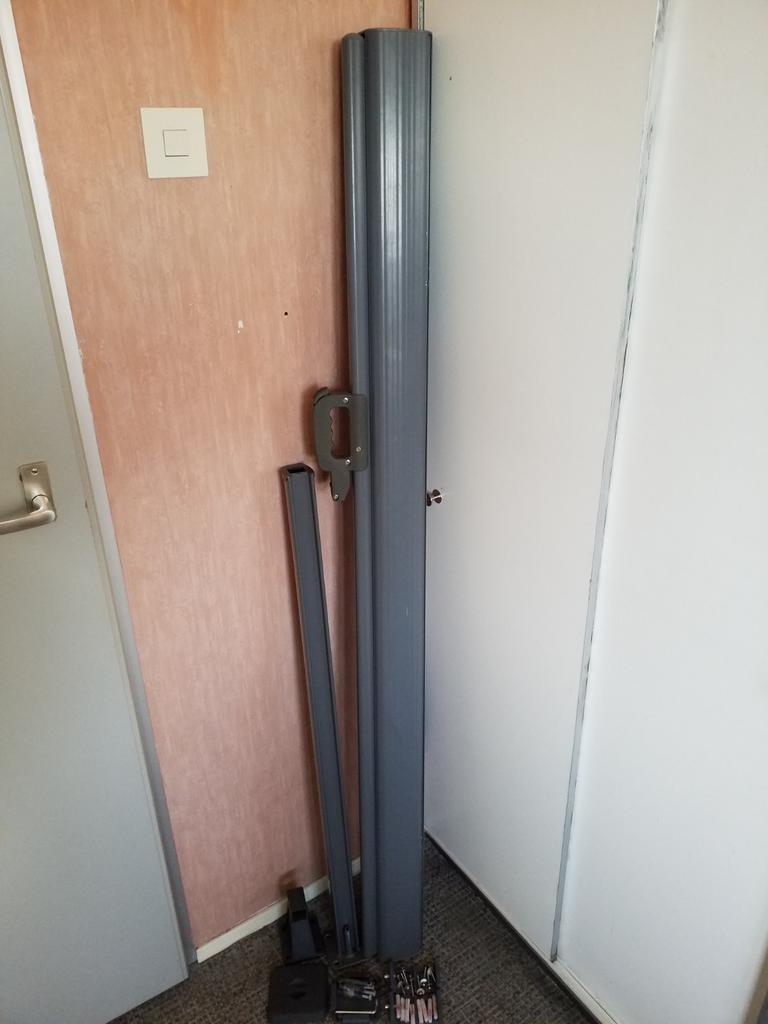 Rol Windscherm 250 x 160 hoog antraciet compleet, Ophalen of Verzenden, Zo goed als nieuw, Knikarmscherm