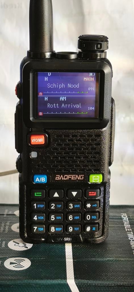 Baofeng UV-5RH incl. alle bekende Luchthavens in NL, nwst!, Telecommunicatie, Portofoons en Walkie-talkies, Ophalen of Verzenden