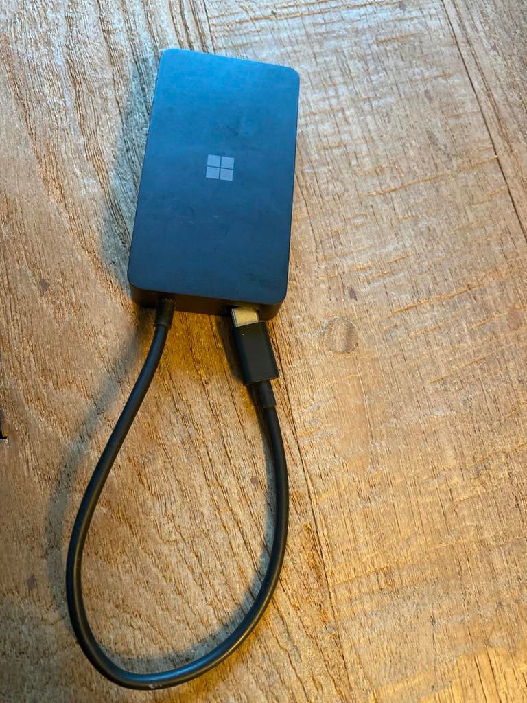 Microsoft Surface Dockingstation/Adapter, Ophalen of Verzenden, Zo goed als nieuw, Docking station, Laptop