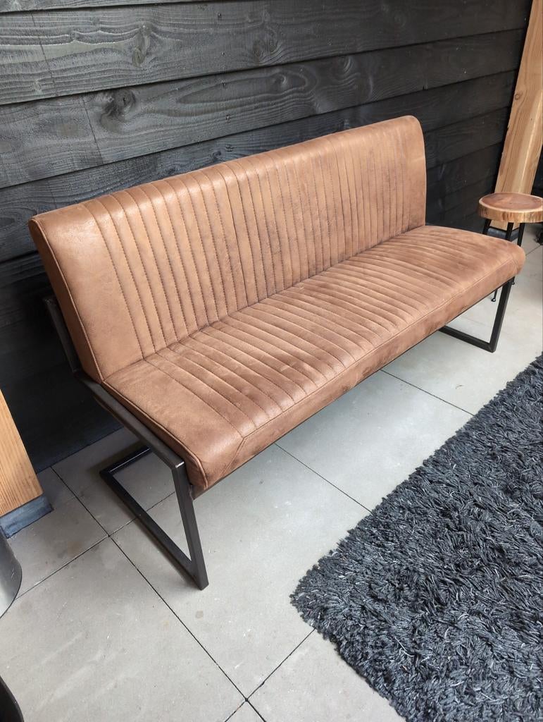 Industriële eetkamerbank cognac leer met metalen frame, Huis en Inrichting, Ophalen of Verzenden, Zo goed als nieuw, Drie, Bruin