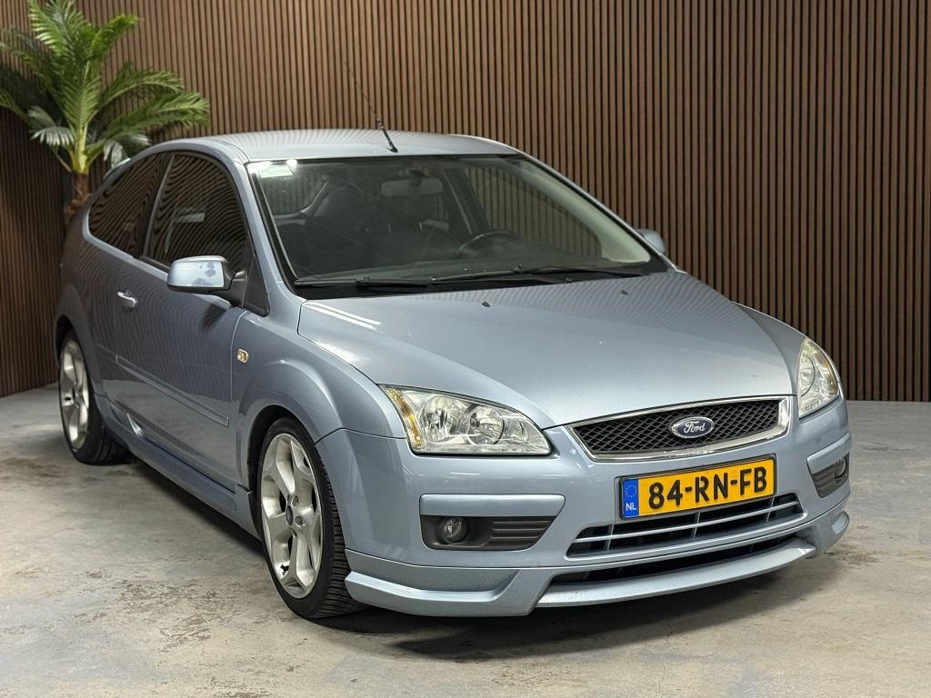 Ford Focus 1.6-16V ST LINE (bj 2005), 1596 cc, Gebruikt, 4 cilinders, Blauw