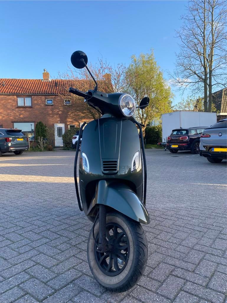 Momo Scooter Donkergroen, Fietsen en Brommers, Snorfietsen en Snorscooters, Gebruikt, Benzine, Ophalen, Overige merken