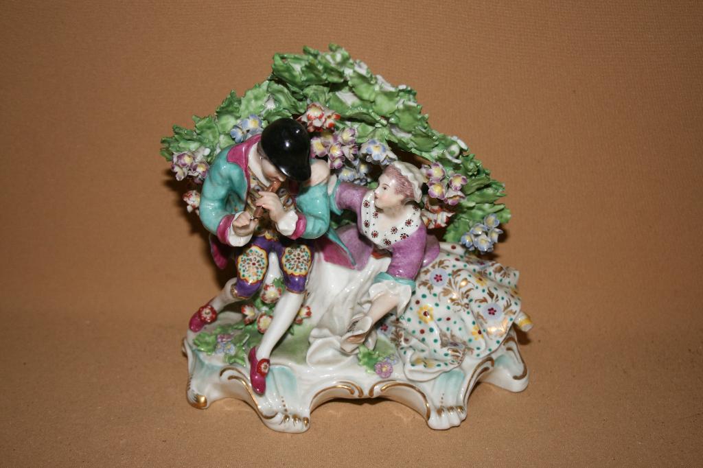 Porseleinen beeld romantisch paar, Antiek en Kunst, Ophalen of Verzenden