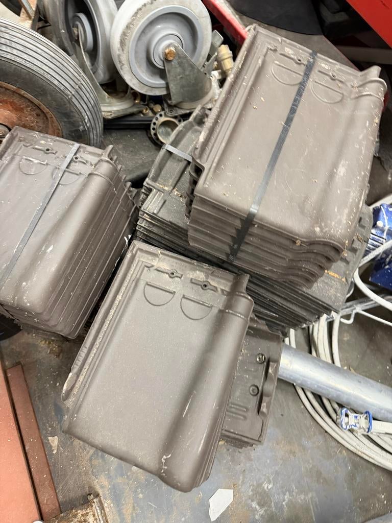 Koramic Tuile du Nord Blauw Gesmoord Dakpannen, Doe-het-zelf en Verbouw, Dakpannen en Dakbedekking, Steen of Klei, Blauw, Nieuw