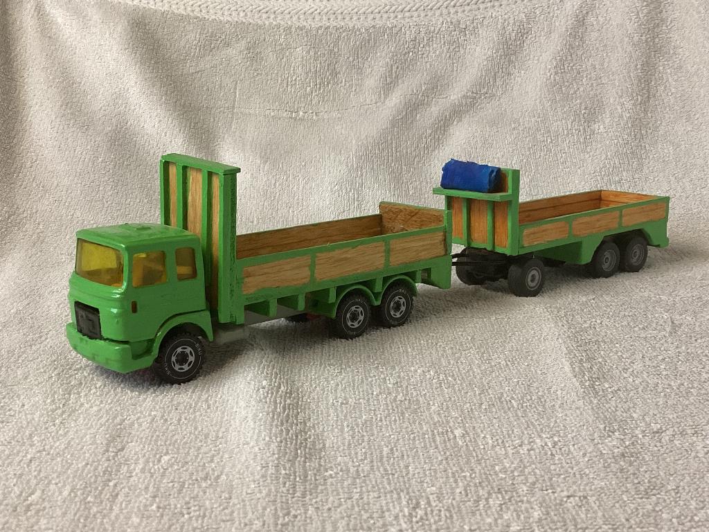 MAN diesel vrachtwagen met aanhanger en houten luiken, Ophalen of Verzenden, Zo goed als nieuw, Bus of Vrachtwagen, SIKU