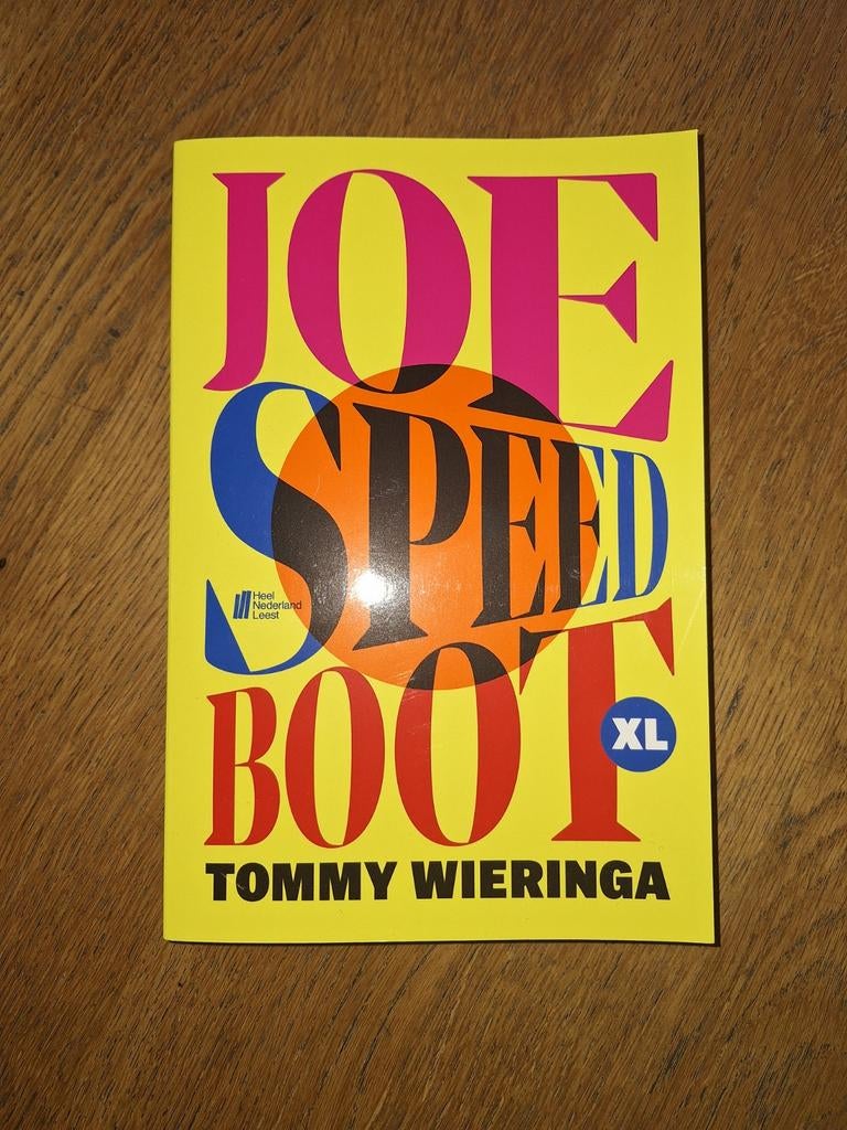 Joe Speedboot XL Tommy Wieringa grote letters grootletter, Boeken, Romans, Tommy Wieringa, Nieuw, Ophalen of Verzenden, Nederland