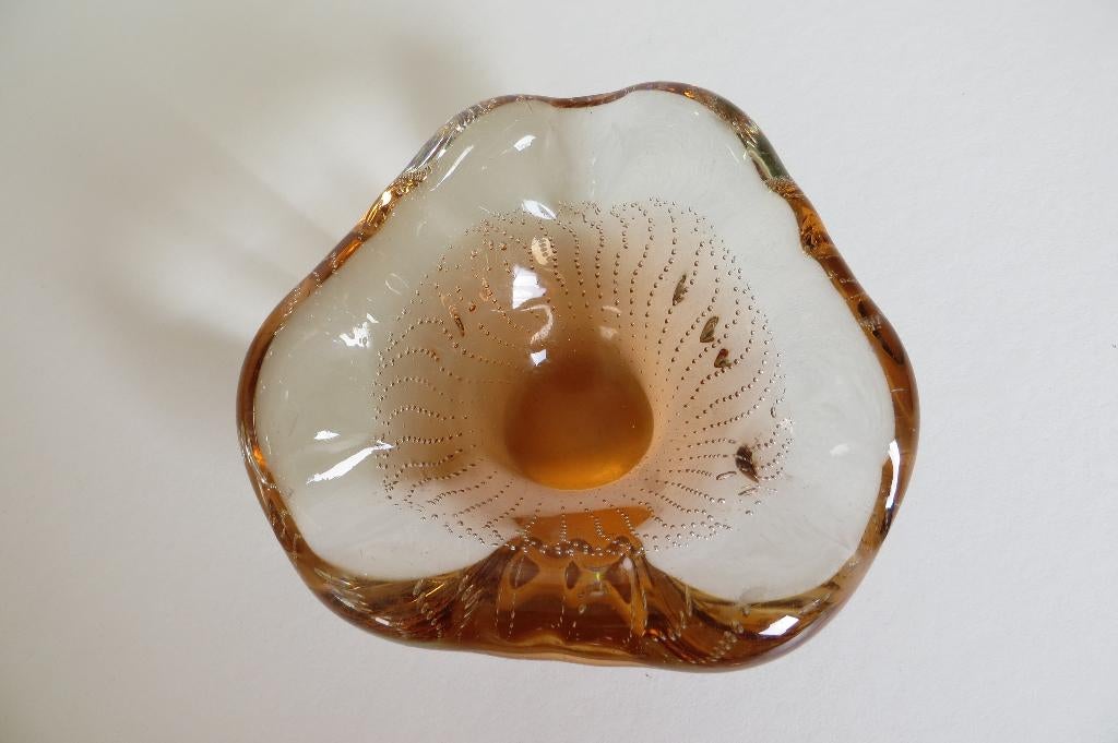 Murano asbak in zalmkleur. Luchtbelletjes. 1960er jaren., Antiek en Kunst, Antiek | Glas en Kristal, Ophalen of Verzenden