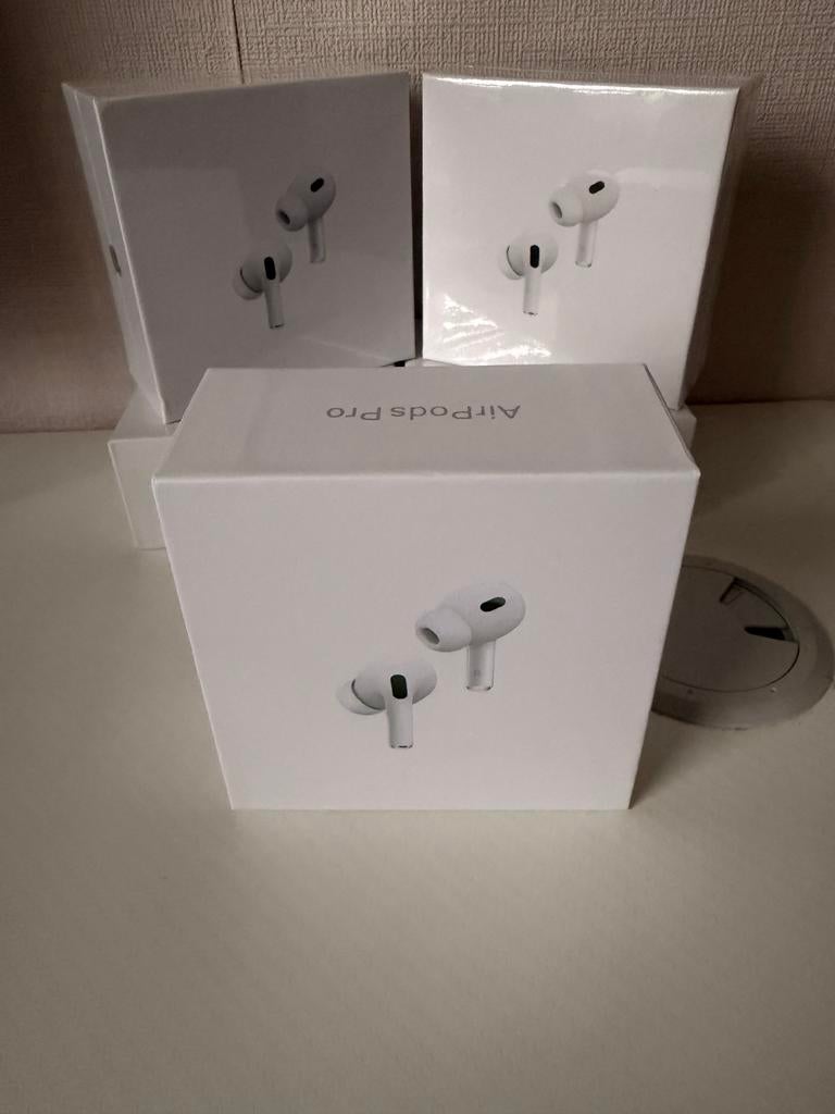 Apple AirPods Pro 2 (2e generatie) met USB-C, Ophalen of Verzenden, Nieuw, Overige merken, Draadloos