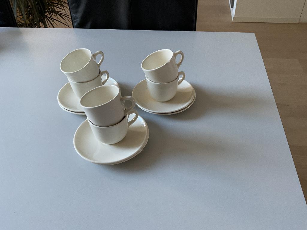 Royal Boch, Ophalen of Verzenden, Zo goed als nieuw, Effen, Kop(pen) en/of Schotel(s)