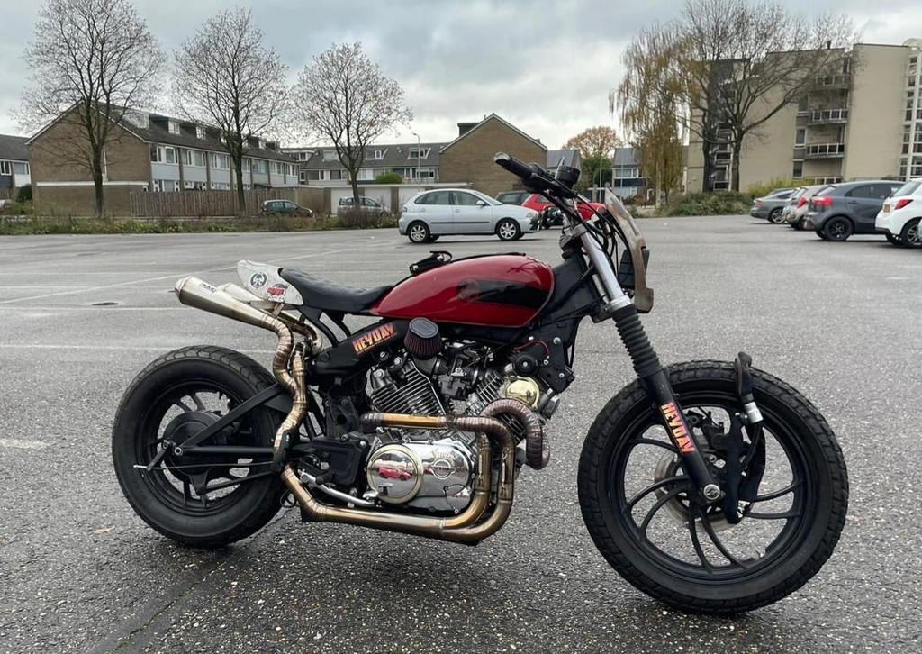 Unieke flattrack v-twin 1000cc yamaha caferacer, Particulier