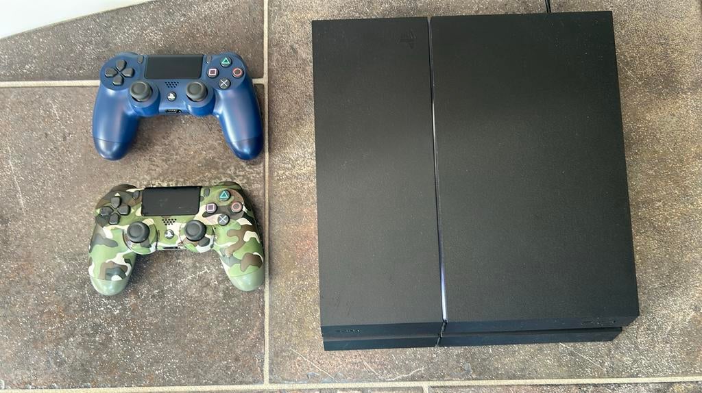 PlayStation 4 + controllers, Ophalen of Verzenden, Zo goed als nieuw, Met 2 controllers, Original
