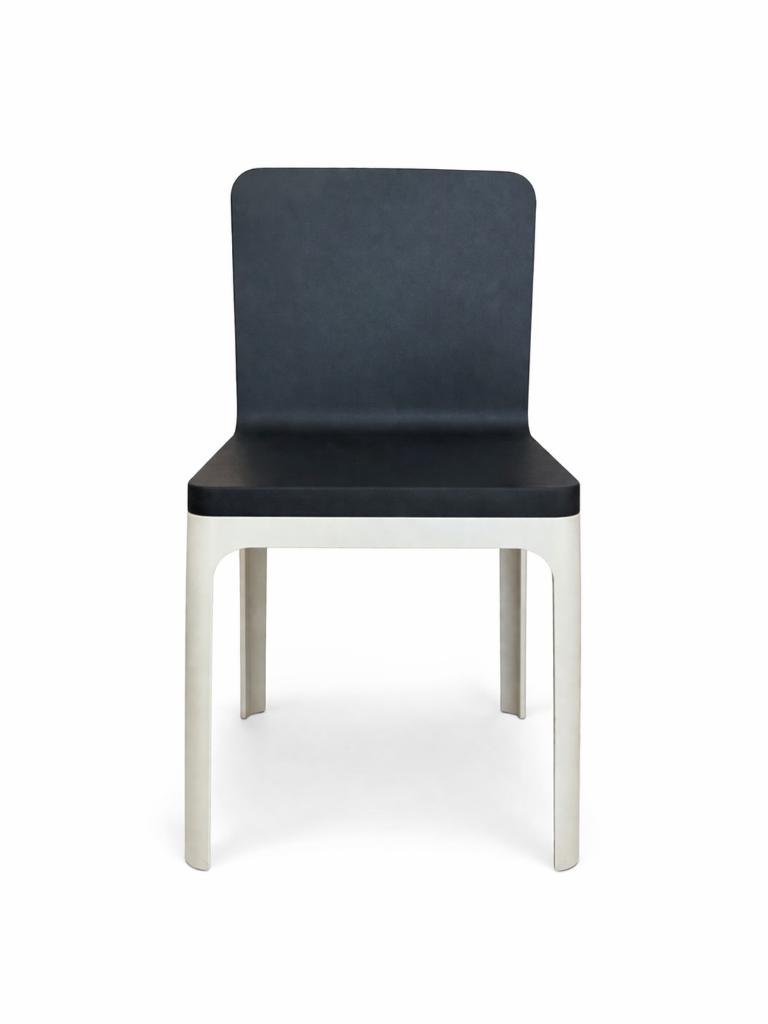 Sintesi “Half Half” stoel – Sam Sannia – 9 stuks - Italiaans, Ophalen, Kunststof, Zwart, Zo goed als nieuw