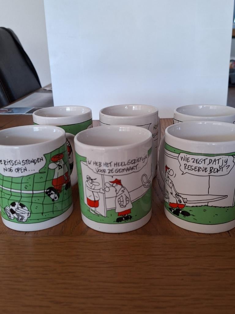 6 FC Knudde bekers - Voetbalstrip mokken, Ophalen, Gebruikt