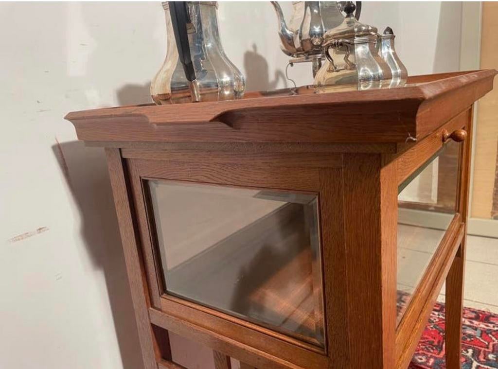 J.A. Huizinga eiken theekastje zeldzaam met geslepen glas, Ophalen