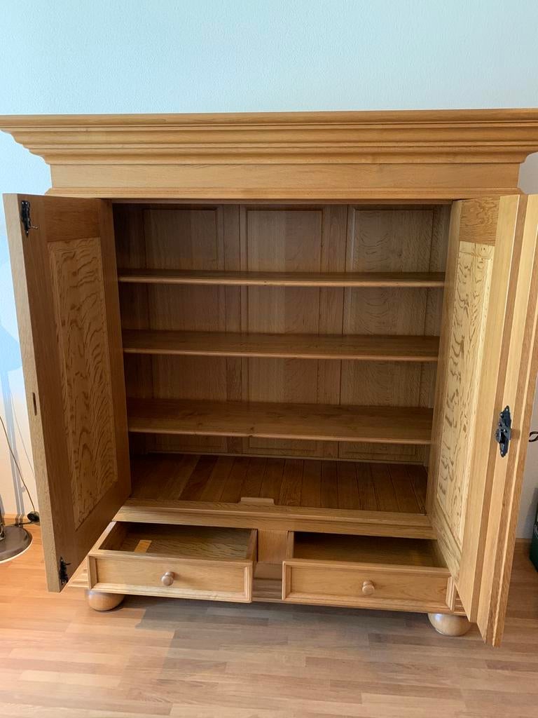 Oisterwijk kast met veel opbergruimte 181x66x191cm, Ophalen, Zo goed als nieuw