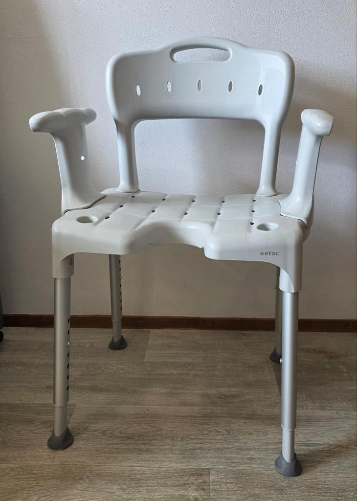 In hoogte verstelbaar Etac Swift Douchestoel - Licht Grijs, Diversen, Ophalen, Zo goed als nieuw