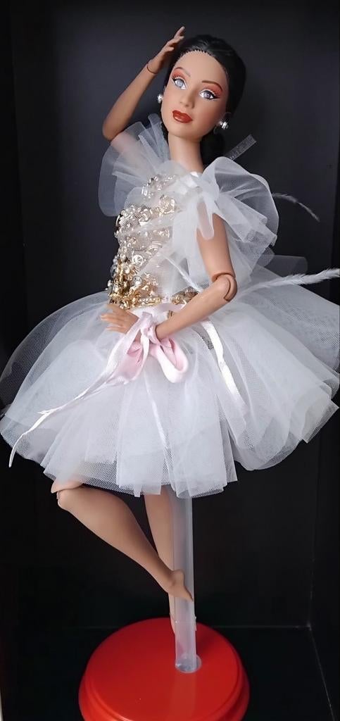 Barbie Signature Maria Tallchief restyled, Ophalen of Verzenden, Nieuw