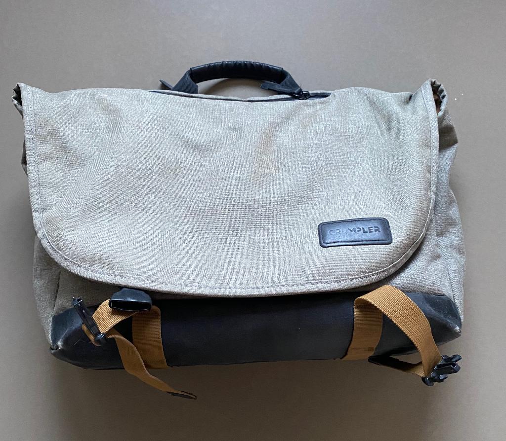 Crumpler laptop tas (16"), Ophalen, 16 inch, Gebruikt, Schoudertas