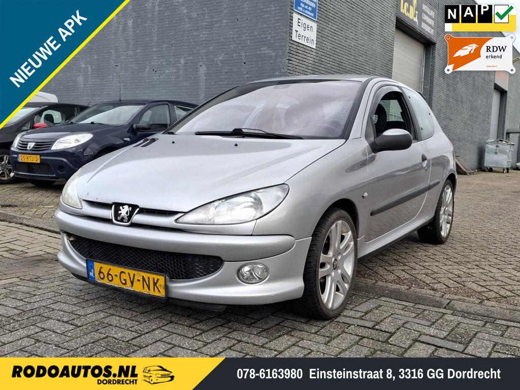 Peugeot 206 1.4 Gentry Airco Distr. vv ✅ APK 04-27, Auto's, 31 €/maand, 4 cilinders, Origineel Nederlands, Bedrijf
