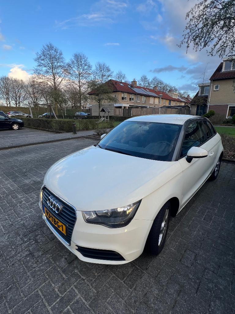 Audi A1 1.4 Tfsi 90KW S-tronic 2012 Wit, Auto's, Euro 5, Stof, A1, Zwart