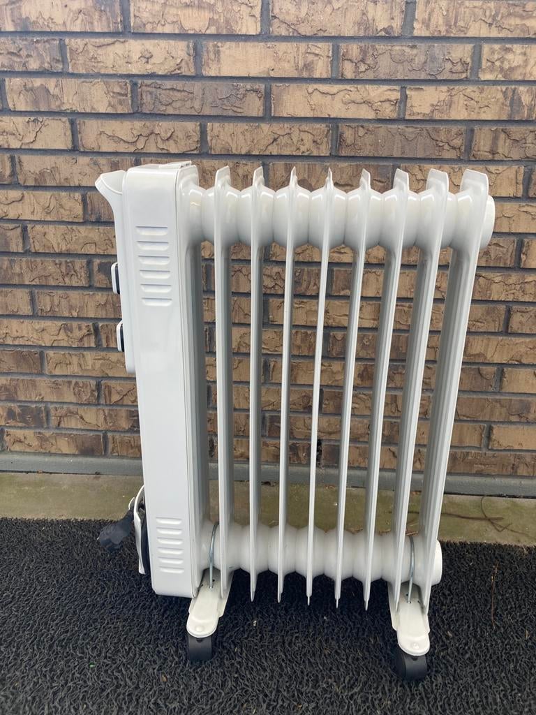 Oliegevulde elektrische radiator. Senzys, Doe-het-zelf en Verbouw, Ophalen, 30 tot 80 cm, Radiator, Minder dan 60 cm
