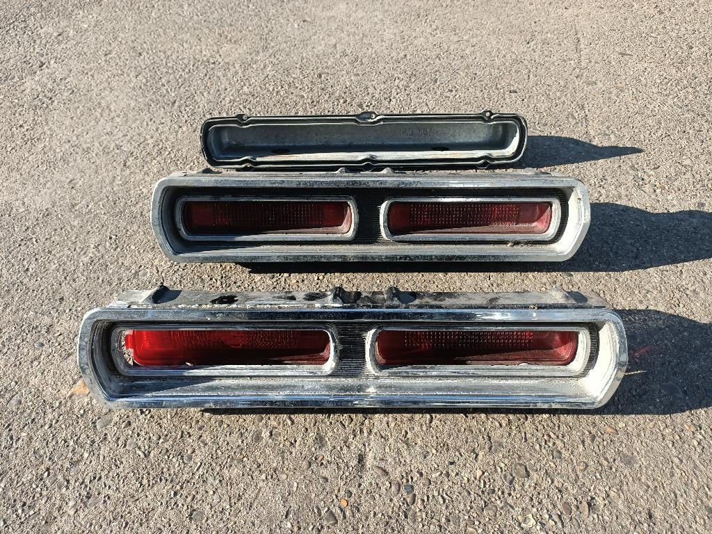 2x Achterlichten Pontiac Laurentain (1966), Verzenden