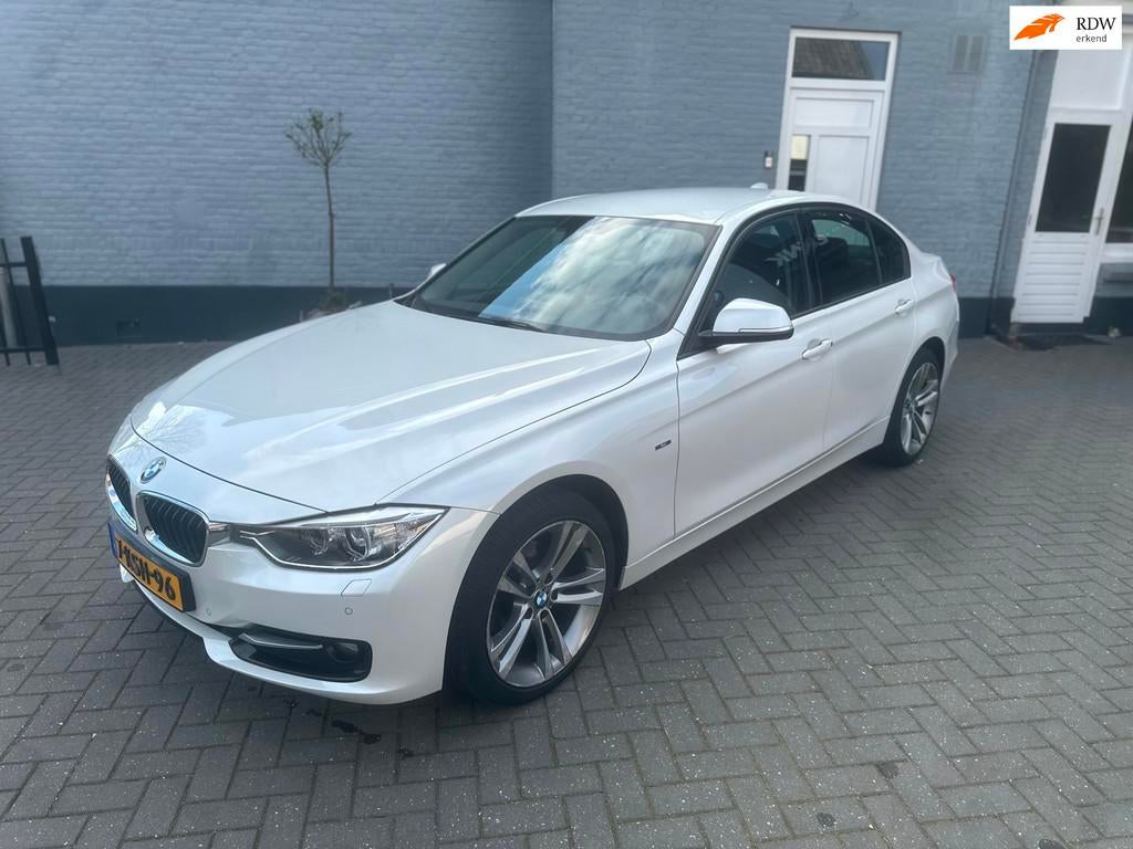 BMW 3-serie 316i | SPORTLINE | NAVI | XENON | CLIMA |, Auto's, BMW, 1360 kg, Gebruikt, 4 cilinders, Wit