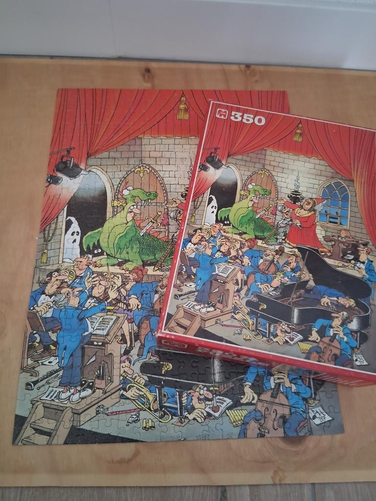 8 puzzels Jan van Haasteren 350 st, Ophalen of Verzenden, Minder dan 500 stukjes, Gebruikt