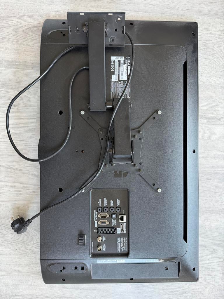 LG 80cm LED Full HD TV met gratis muurbeugel, LG, Full HD (1080p), Gebruikt, LED