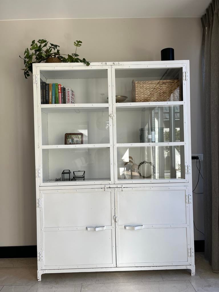 Buffetkast wit staal, Ophalen, 100 tot 150 cm, Zo goed als nieuw, 150 tot 200 cm