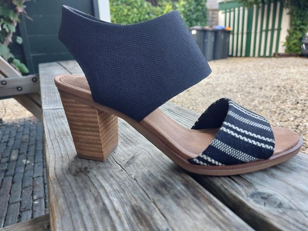 Toms uitgesneden sandaal met hak, Kleding | Dames, Schoenen, Zwart, Nieuw, Toms, Sandalen of Muiltjes