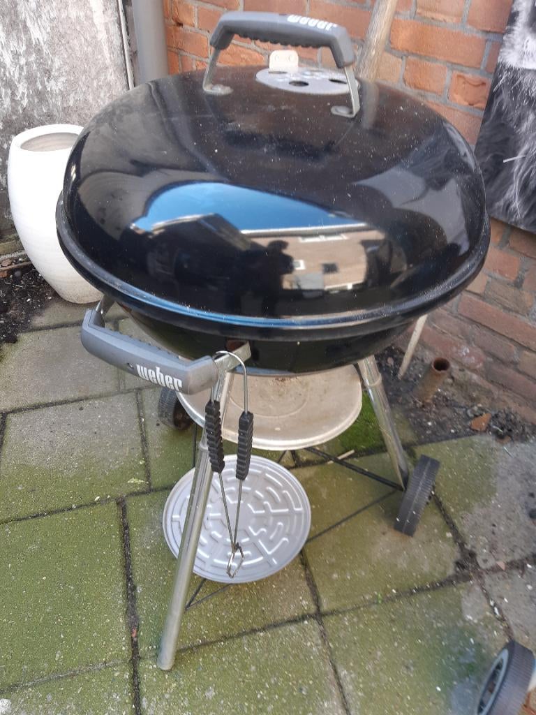 BBQ Weber 47cm, Tuin en Terras, Houtskoolbarbecues, Ophalen, Zo goed als nieuw, Weber, Met accessoires