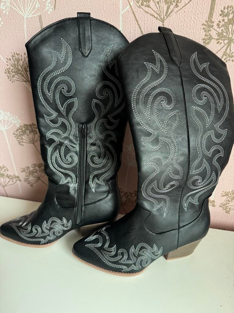 Mooie westernstyle laarzen, Kleding | Dames, Ophalen of Verzenden, Zo goed als nieuw, Zwart, Hoge laarzen