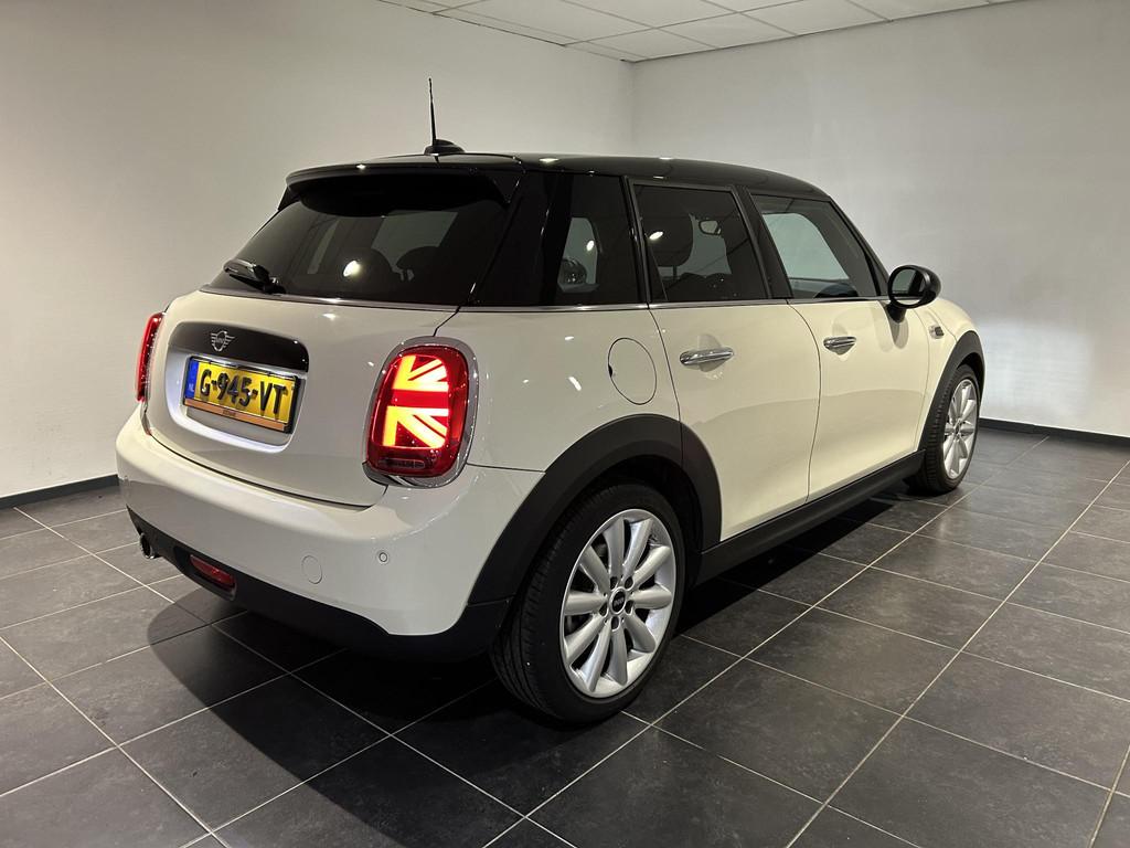 Mini Mini 1.5 Cooper Pepper | Stoelverwarming | Navigatie |, Auto's, Gebruikt, Wit, Bedrijf, 19 km/l