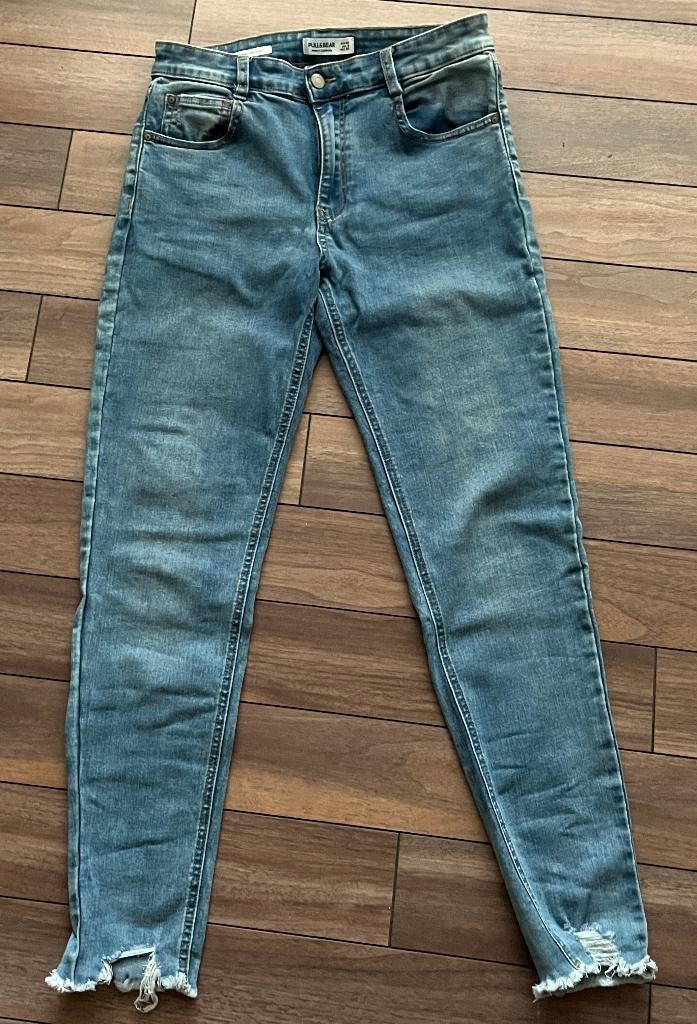 Pull & Bear spijkerbroek, Blauw, Ophalen of Verzenden, Zo goed als nieuw, W28 - W29 (confectie 36)