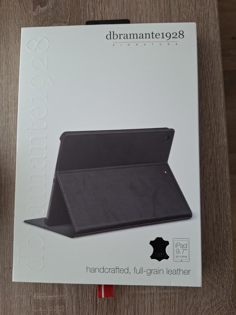 Dbramante1928 Ordrup Leren Folio Hoes iPad 9.7" (2017/2018), Apple iPad, Zwart, 2017/2018, Nieuw