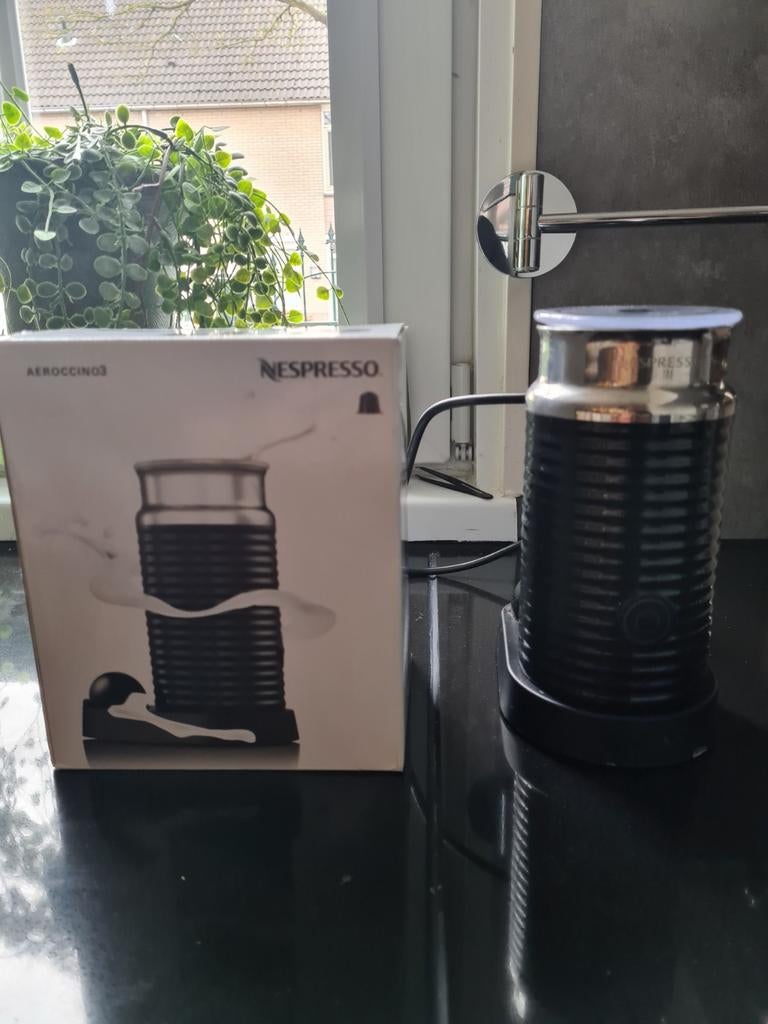 Nespresso Aeroccino 3 Melkopschuimer - Zo goed als nieuw, Ophalen of Verzenden, Nieuw, Elektrische melkopschuimer