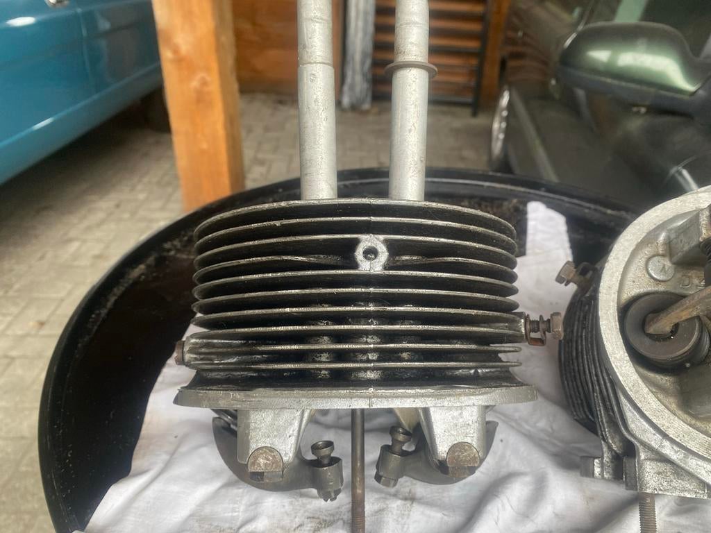 Cilinderkoppen 18pk voor liggend spruitstuk 2CV, Ophalen of Verzenden, Gebruikt, Citroën